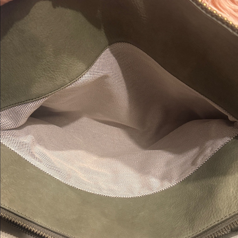Diane Von Furstenberg. Elegant Army Green Handbag - Picture 5 of 10